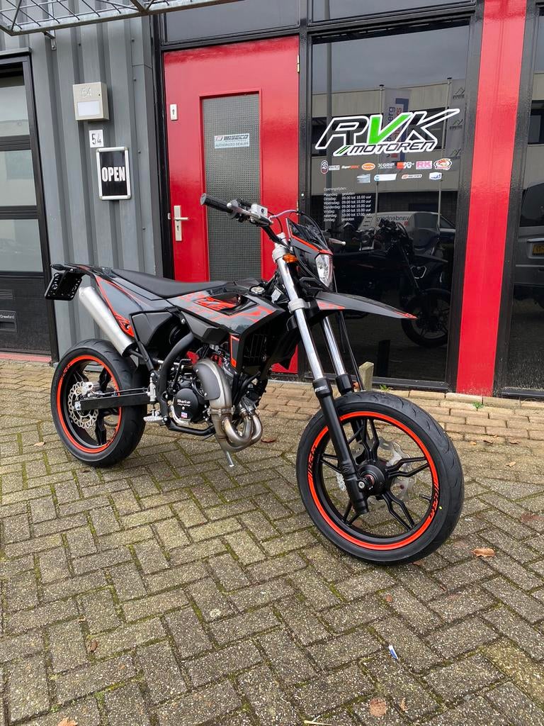 Beta RR50 Motard Sport zwart/rood 2026!, Ophalen, 6 versnellingen, Nieuw, 50 cc