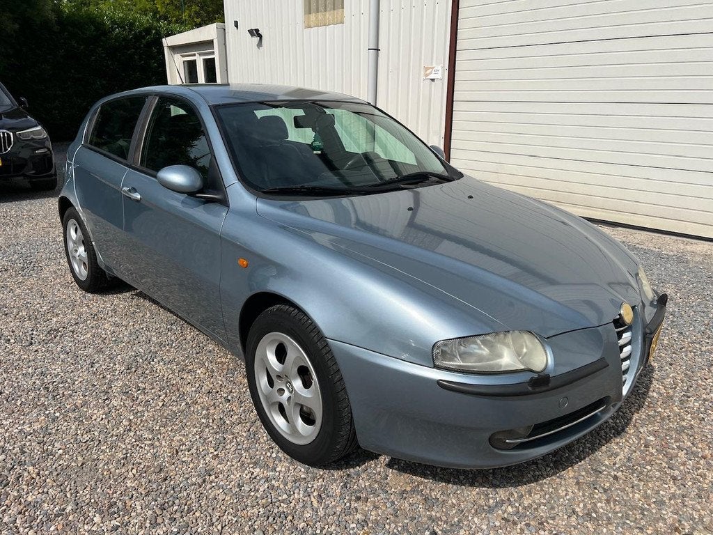 Alfa Romeo 147 1.6 T.Spark Edizione Esclusiva loop of sloop!, Voorwielaandrijving, Zwart, 4 cilinders, Bedrijf