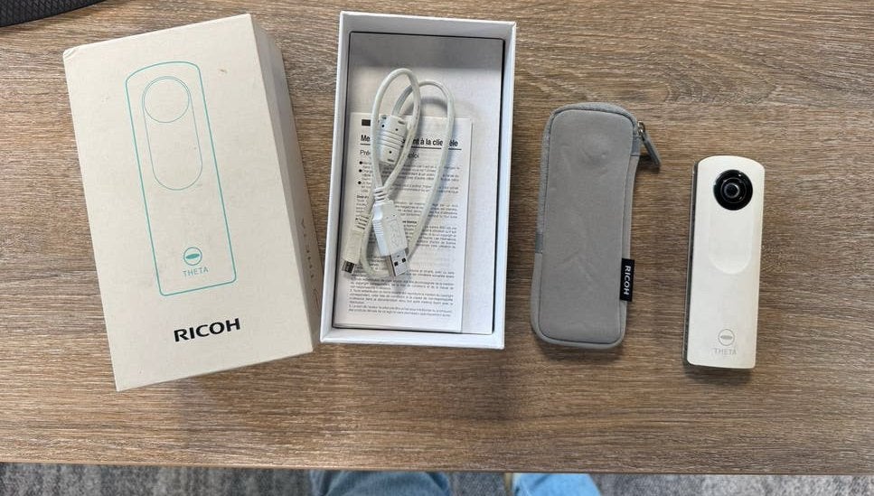 Ricoh Theta 360 Camera - Panoramische Ervaring, Gebruikt, USB-kabel, Overige typen, Ophalen of Verzenden