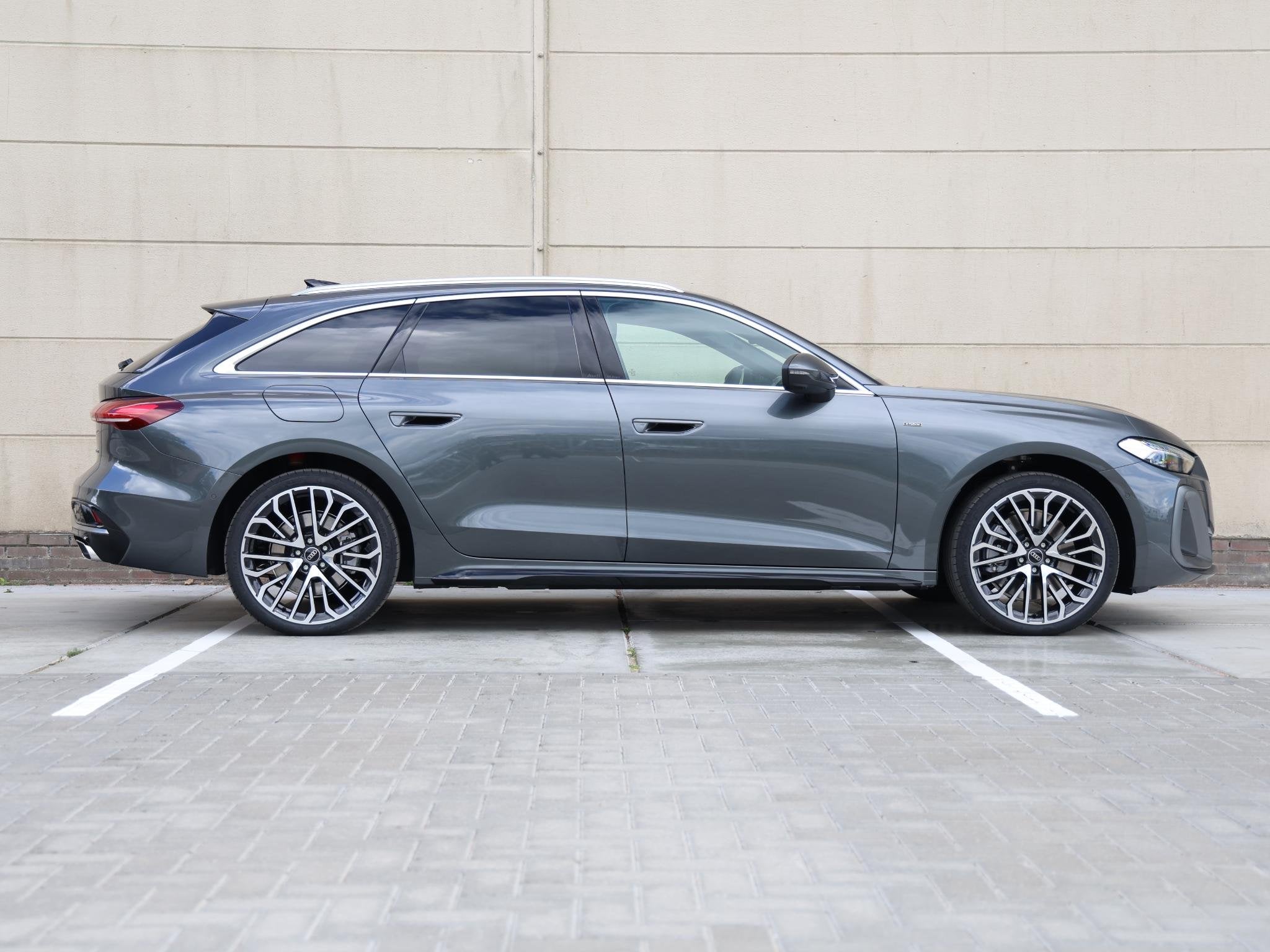 Audi A5 AVANT S edition e-hybrid 299 PK | Premium pakket | B, Automaat, Parkeerassistent, 4 cilinders, 1984 cc