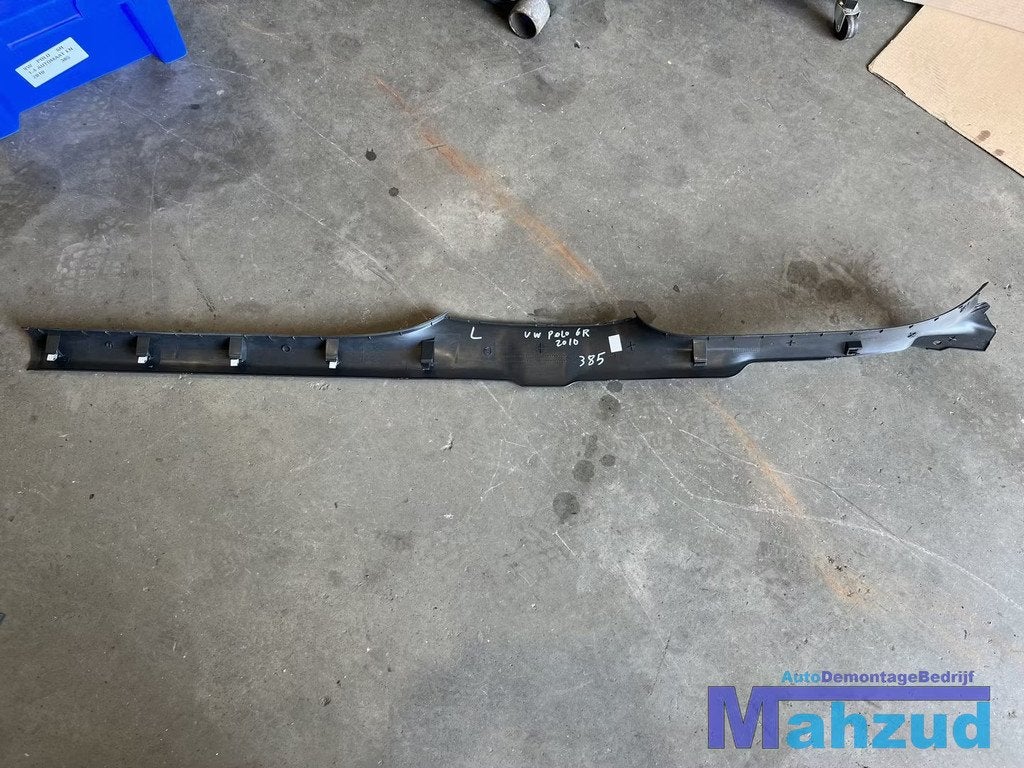 VW POLO 6R 5 deurs RECHTS instaplijst 2009-2016, Gebruikt, Volkswagen, Volkswagen AG, Berliner Ring 2
38440  Wolfsburg, DE
