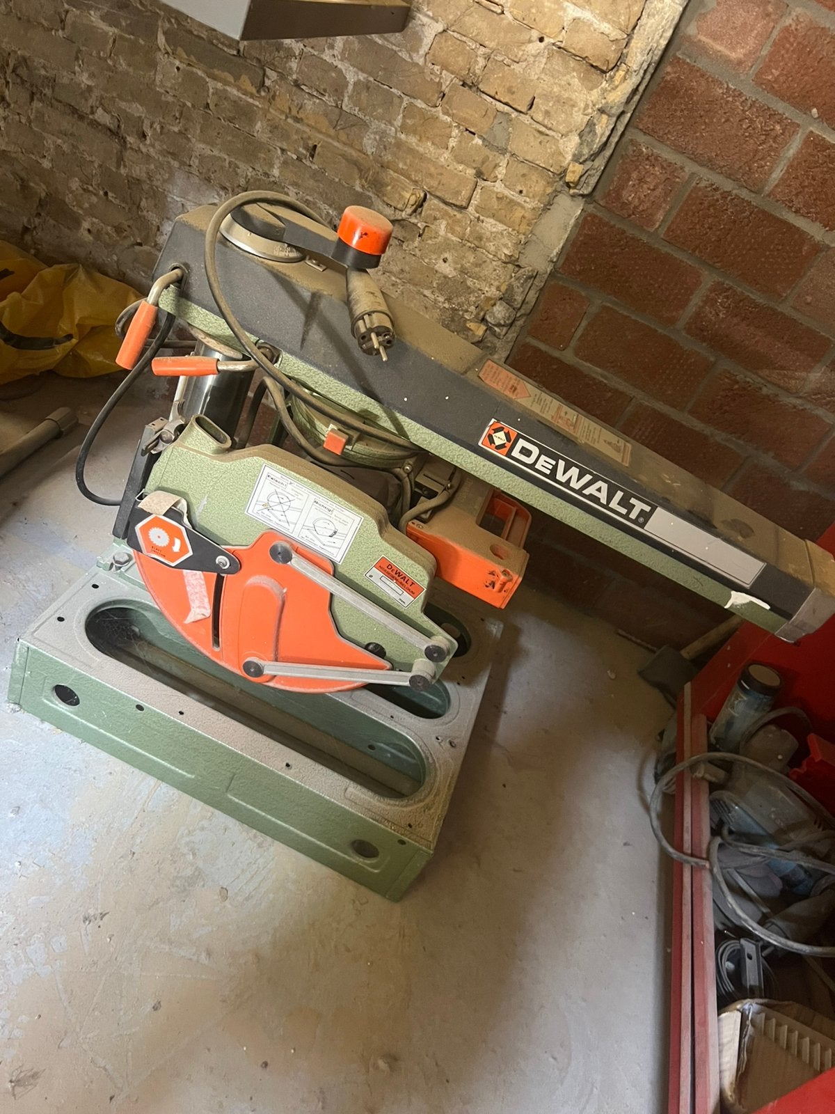 Dewalt zaag 1251 afkortzaag, Ophalen of Verzenden, Zo goed als nieuw