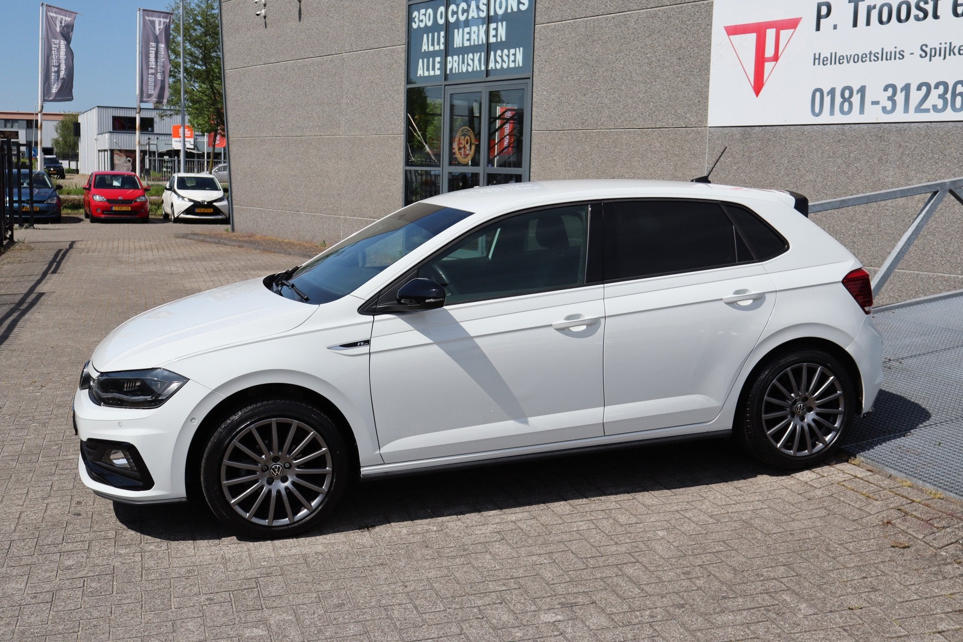 Foto 3 van Volkswagen Polo 1.0 TSI Comfortline R-Line 2 x AUTOMAAT! App