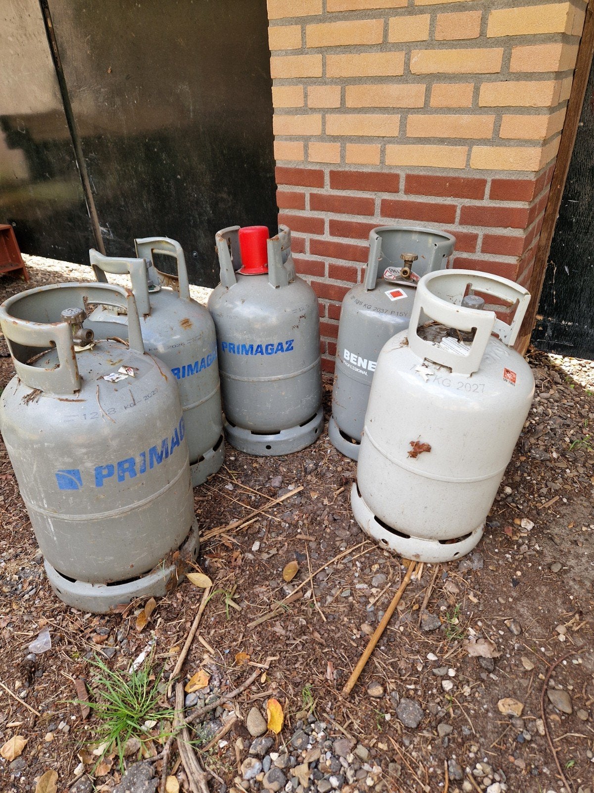 5 lege gasflessen in nette staat, Ophalen