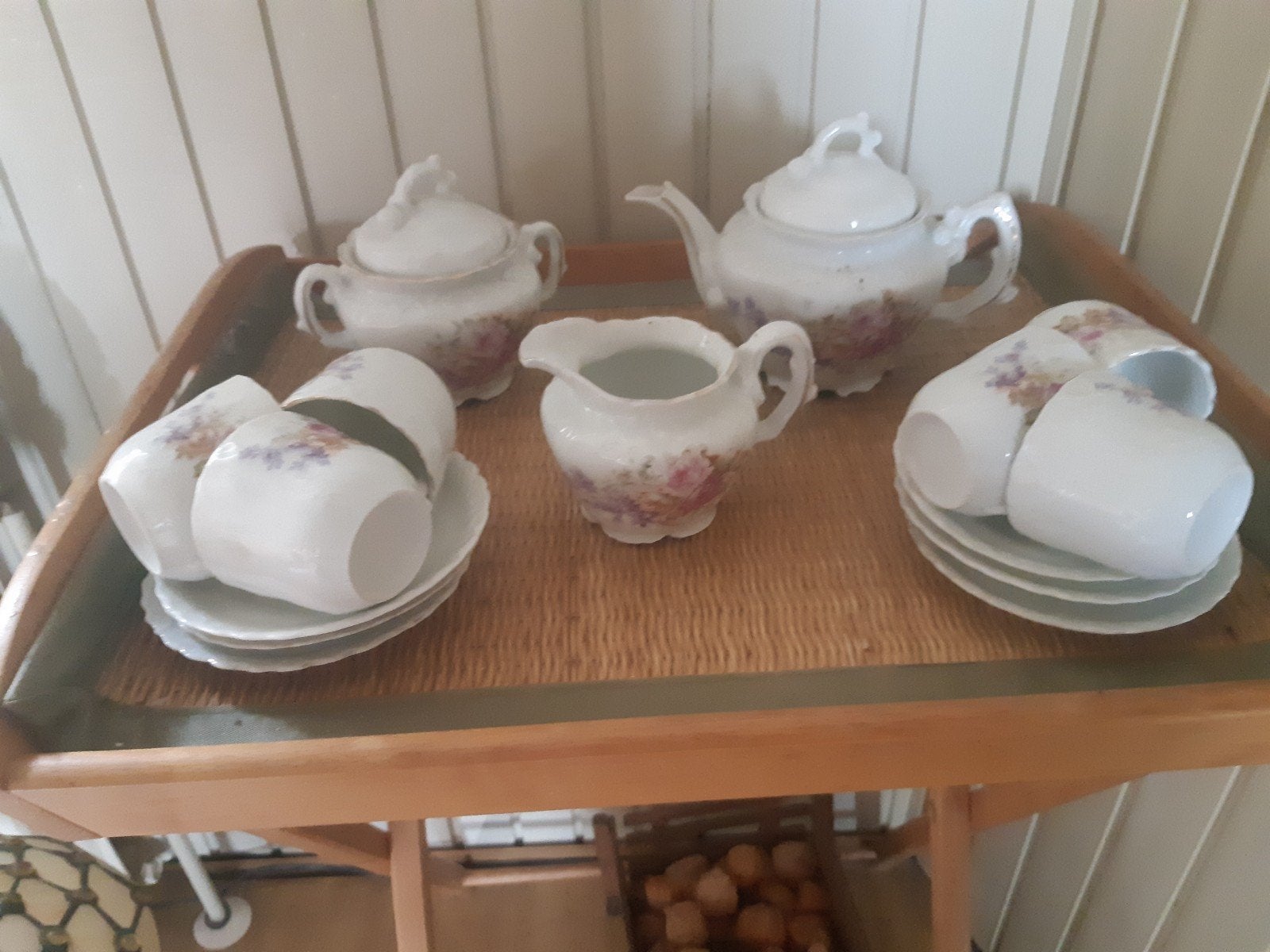 Antiek porseleinen theeservies met bloemmotief, Ophalen