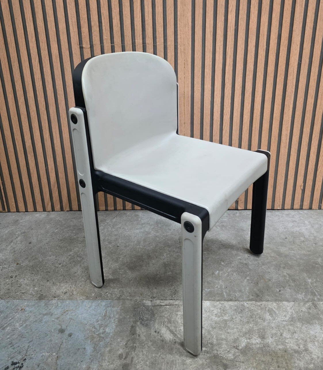 28 x Vintage Kembo stoelen retro terras horeca kantine cafe, Ophalen of Verzenden, Zo goed als nieuw, Kunststof, Vijf, Zes of meer stoelen