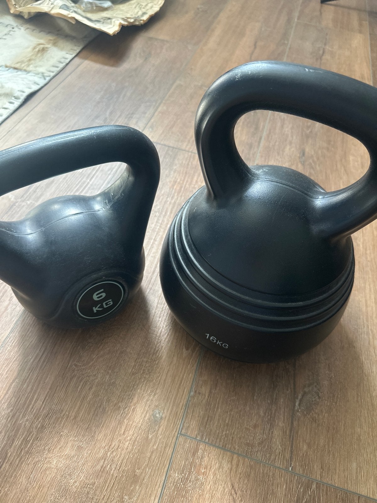 Kettlebell set - 6 KG en 16 KG, Sport en Fitness, Fitnessmaterialen, Ophalen, Gebruikt, Armen, Kettlebell