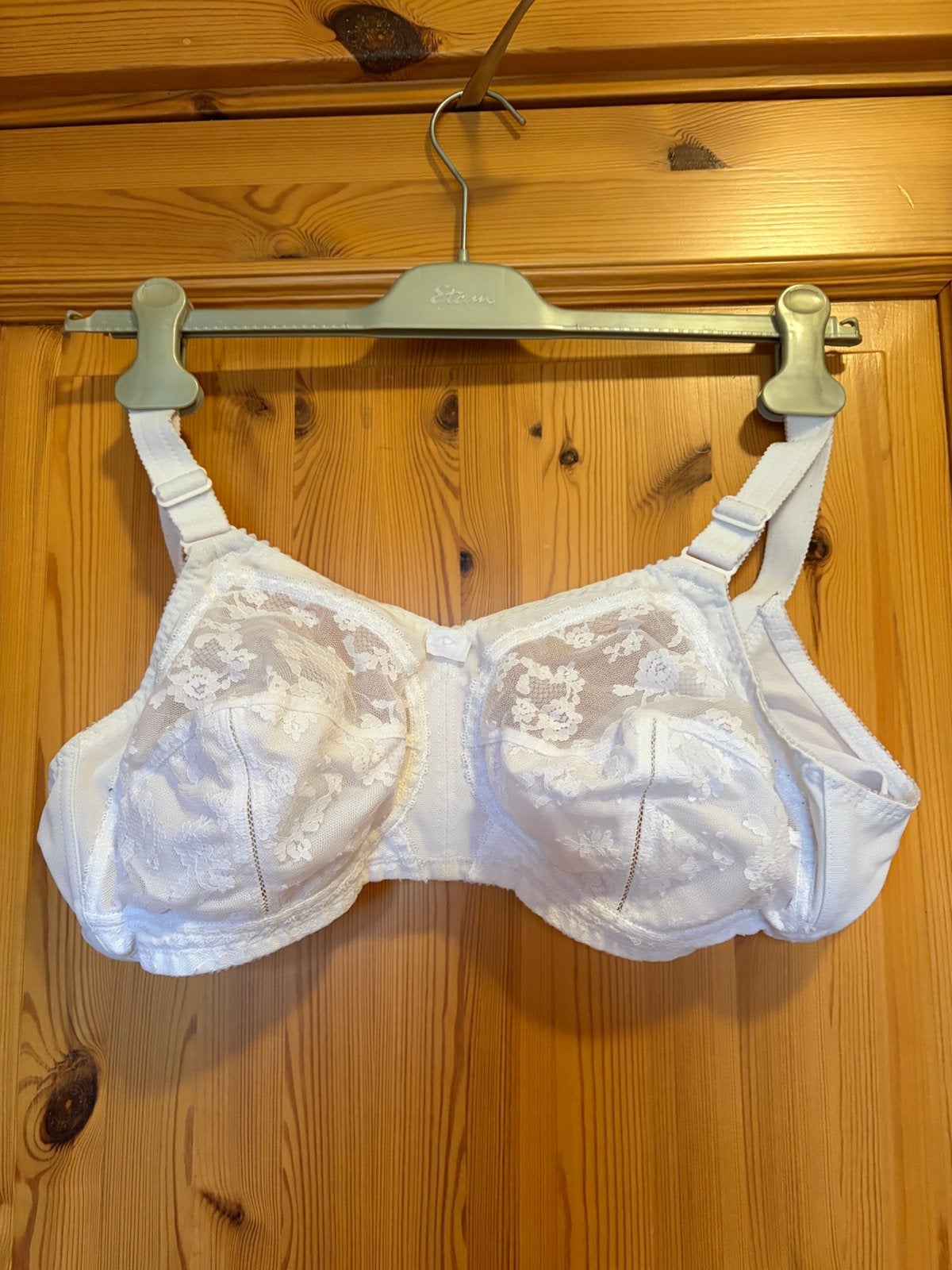 Bh wit en zwart 3 haakjes cup E/F ivm overlijden te koop, Ophalen of Verzenden, Wit, BH