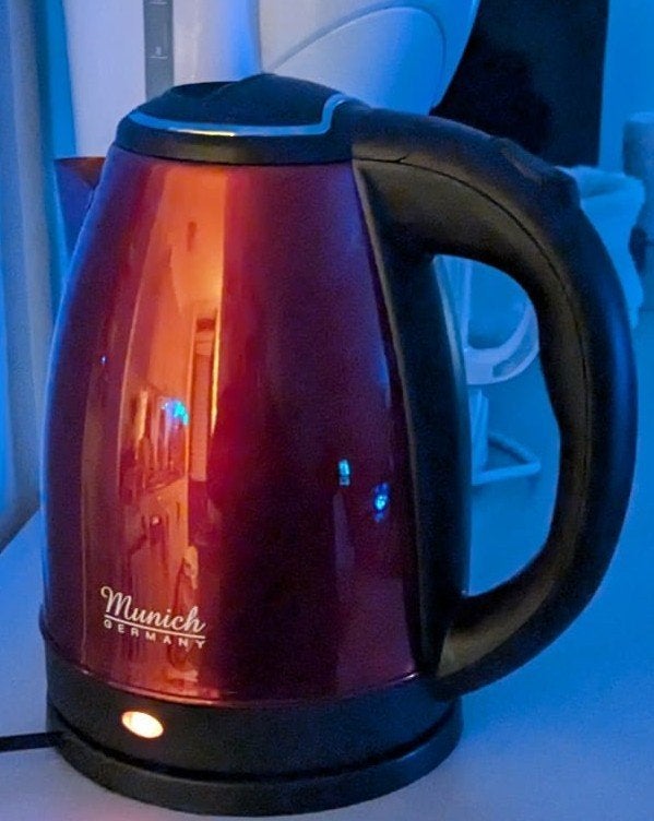 Munich Germany Waterkoker - Rood, Witgoed en Apparatuur, Waterkokers, 1 tot 2 liter, Ophalen, Nieuw