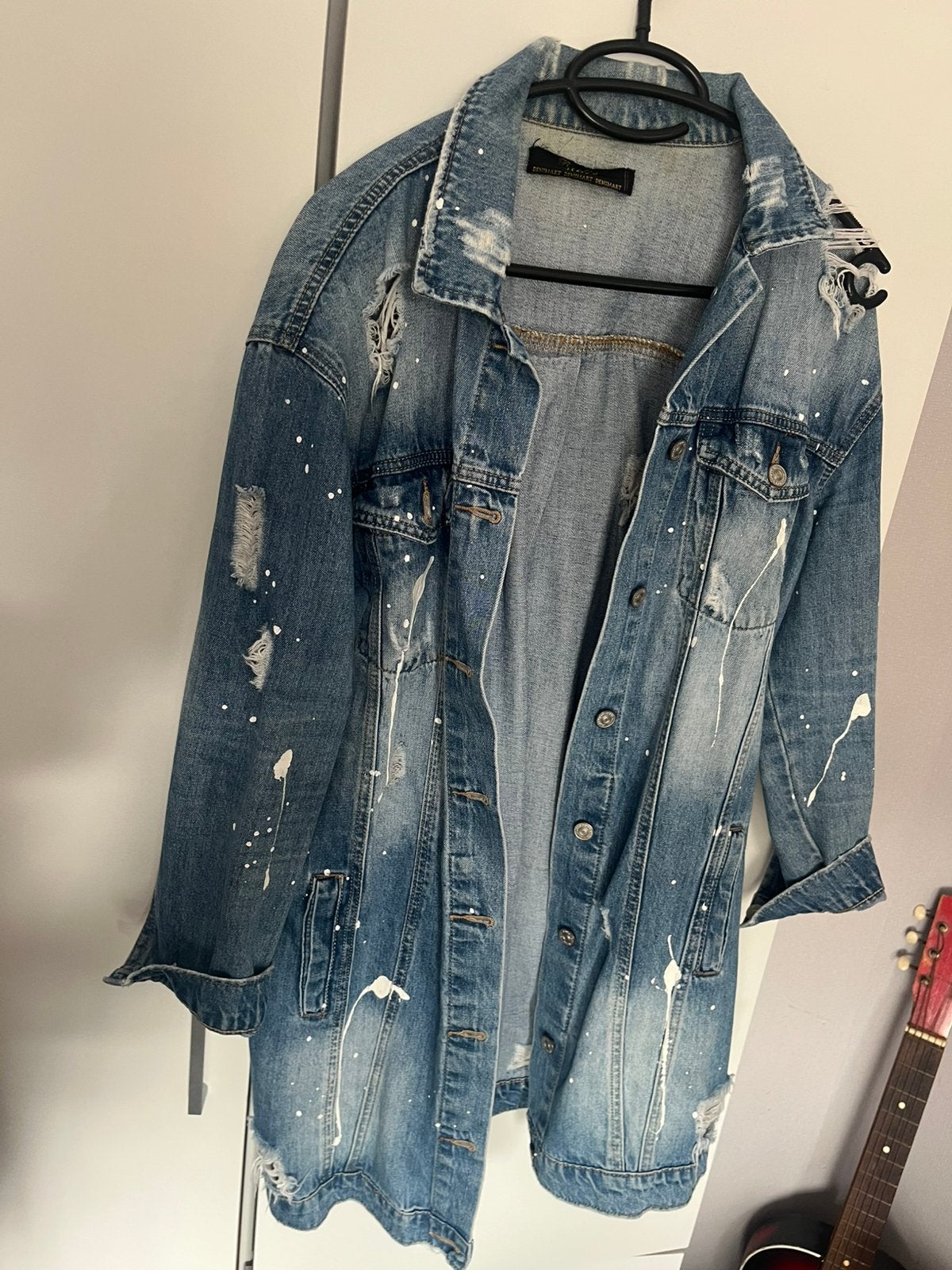 Oversized spijkerjas met verfspatten - One size, Ophalen of Verzenden, Gedragen, Maat 42/44 (L), Blauw