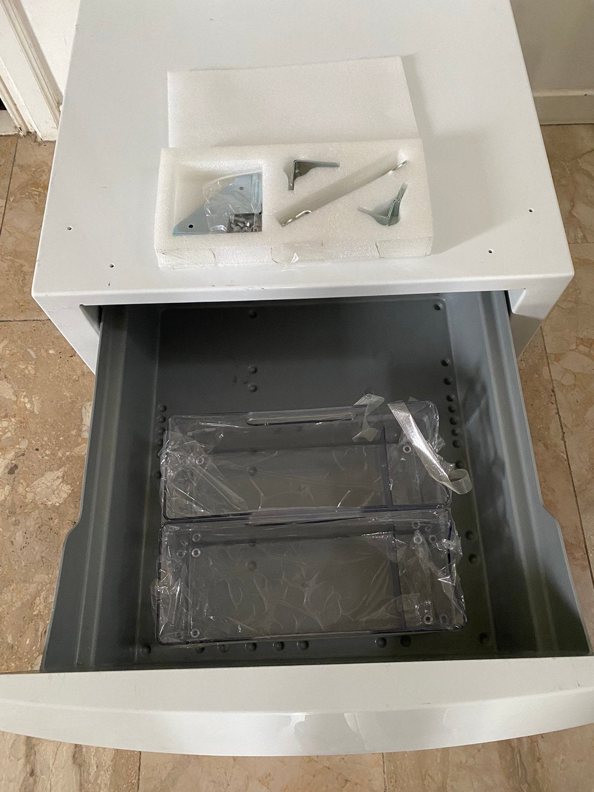 Te Koop: Verhoger/voetstuk voor wasmachine en/of droger zgan, Ophalen, Zo goed als nieuw, 1200 tot 1600 toeren