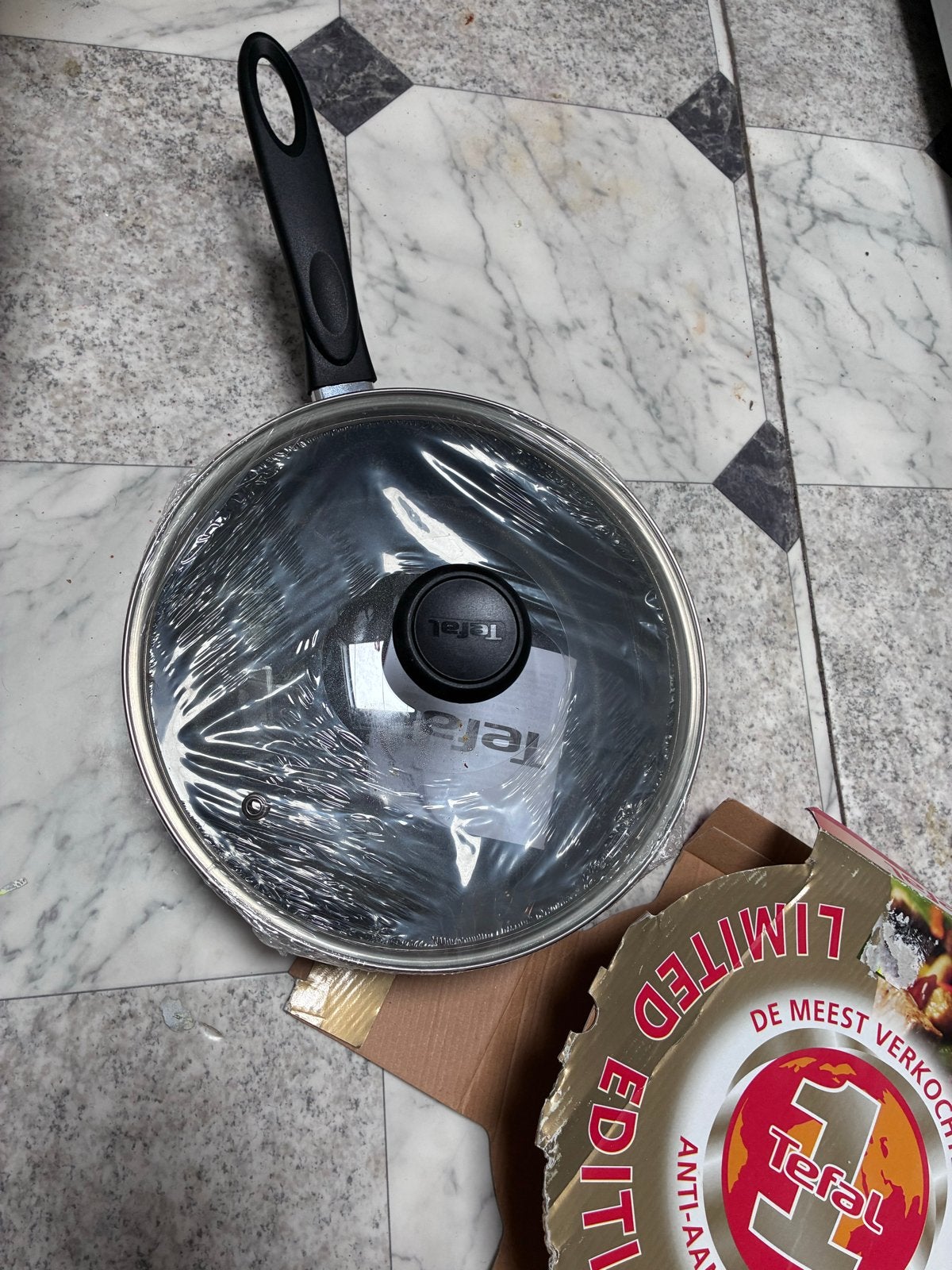 Tefal Hapjespan met Glazen Deksel - 24 cm - Nieuw, Huis en Inrichting, Overige materialen, Tefal, Antiaanbaklaag, Overige typen