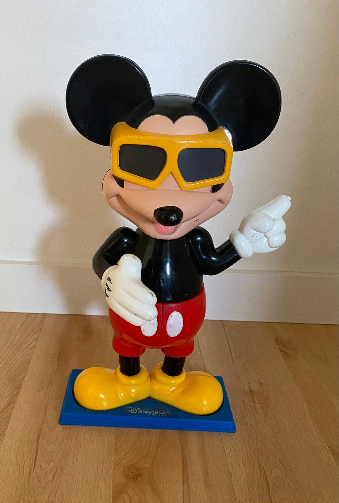 Grote Mickey Mouse Disneyland Paris., Ophalen of Verzenden, Mickey Mouse, Zo goed als nieuw, Beeldje of Figuurtje
