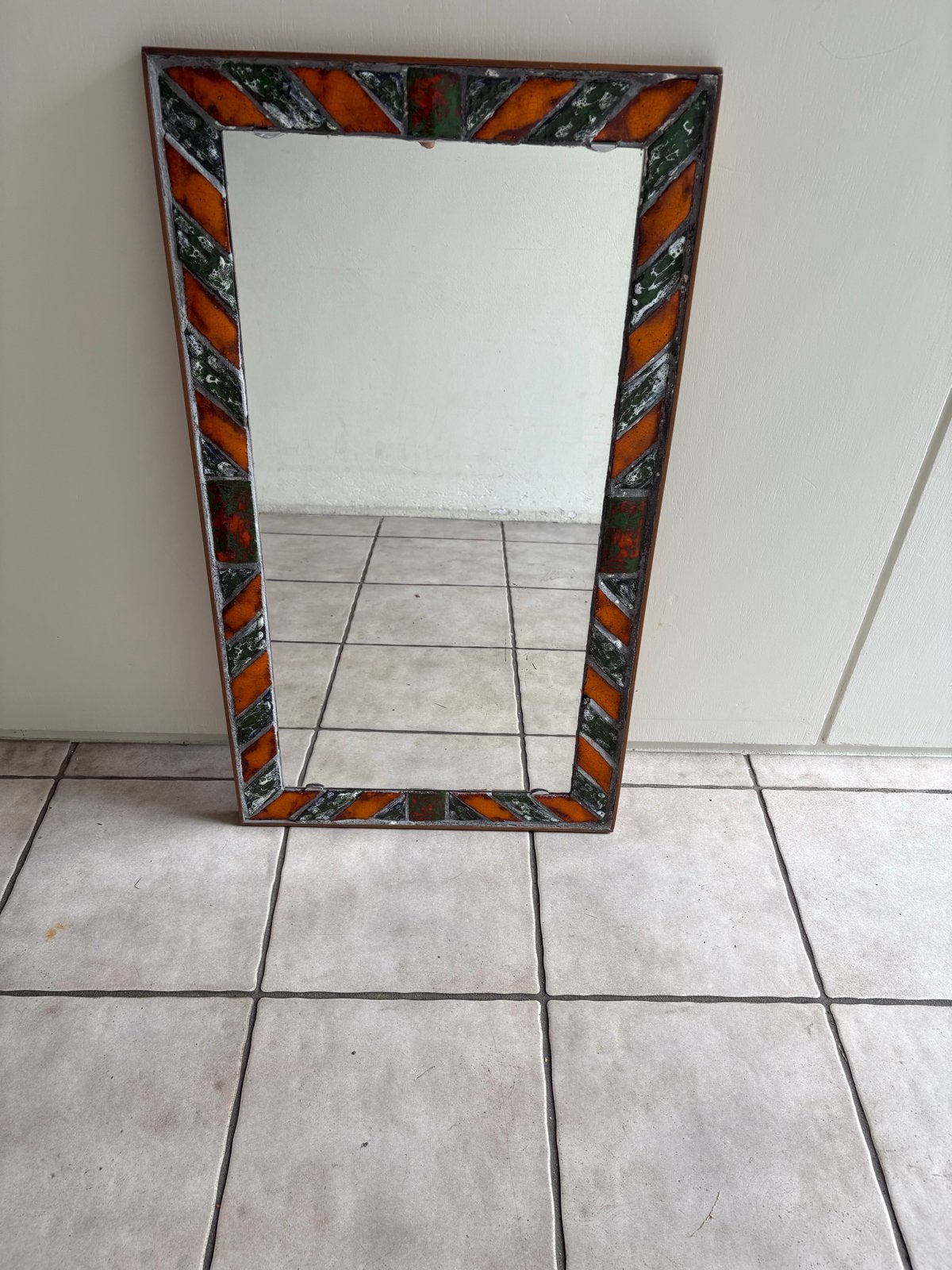 Vintage jaren '70 spiegel met oranje en groene tegels, Ophalen, Rechthoekig, Minder dan 50 cm, Minder dan 100 cm