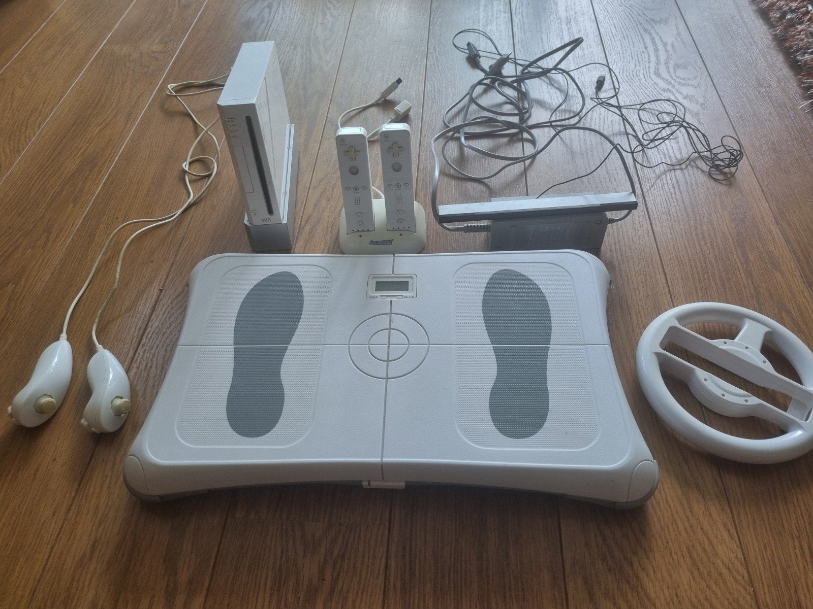 Complete Wii set: console, controllers,  nunchuks,  stuur, Ophalen, Met 2 controllers
