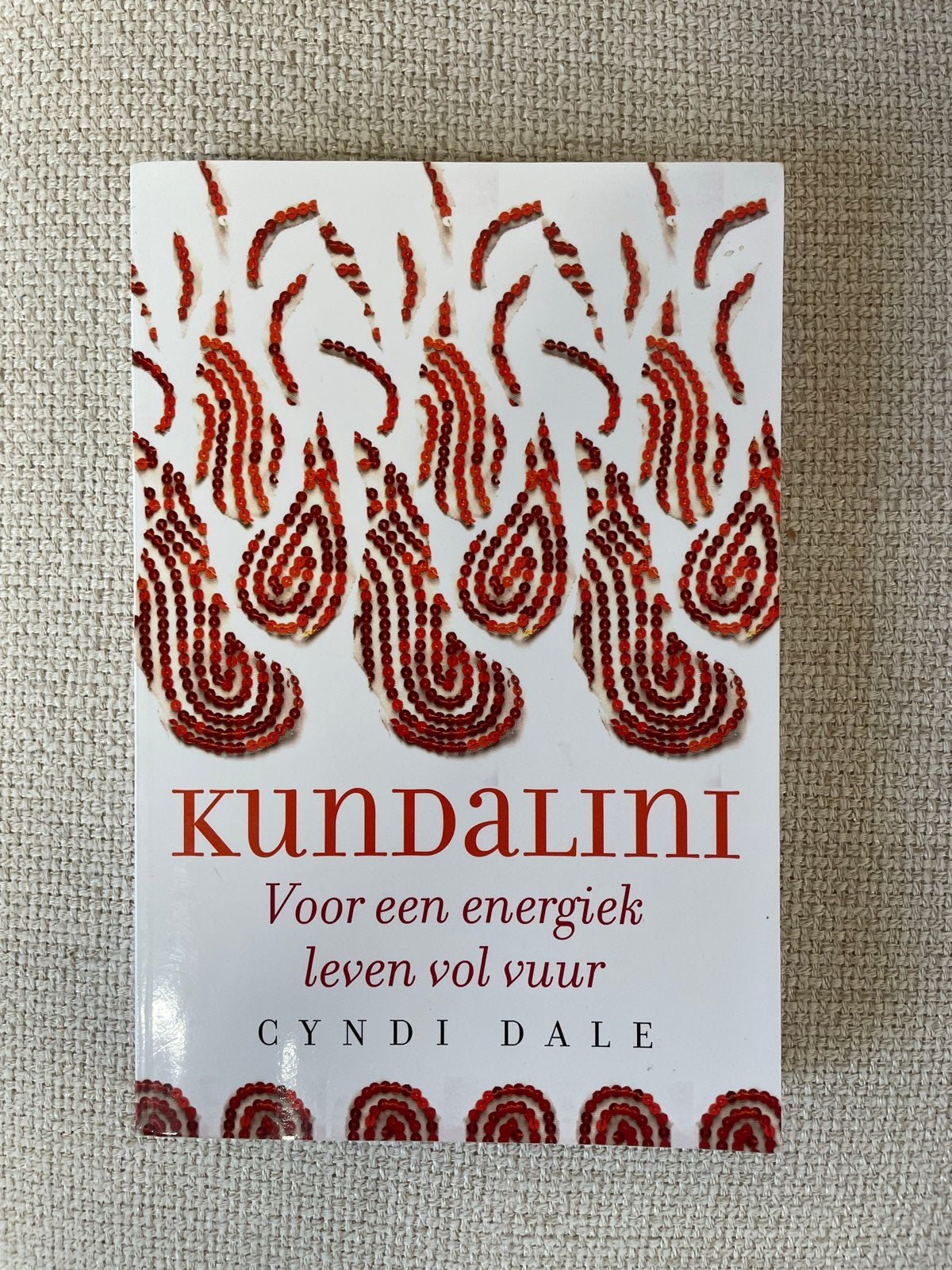 Kundalini: Voor een energiek leven vol vuur - Cyndi Dale, Ophalen of Verzenden, Nieuw, Spiritualiteit algemeen, Achtergrond en Informatie