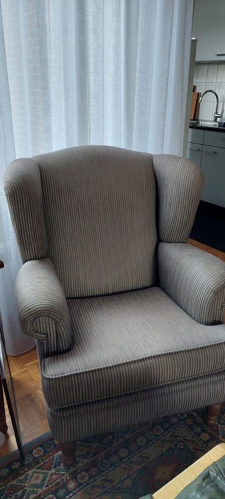 Comfortabele fauteuil met gestreepte stof, oorstoel, Ophalen, Gebruikt, Klassiek, Comfortabel, 75 tot 100 cm
