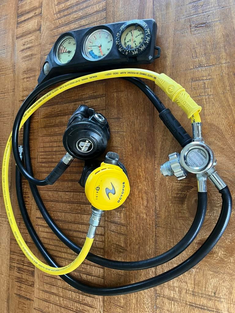 Apeks ATX 40 set met DS4 en octopus, Watersport en Boten, Ophalen of Verzenden, Zo goed als nieuw
