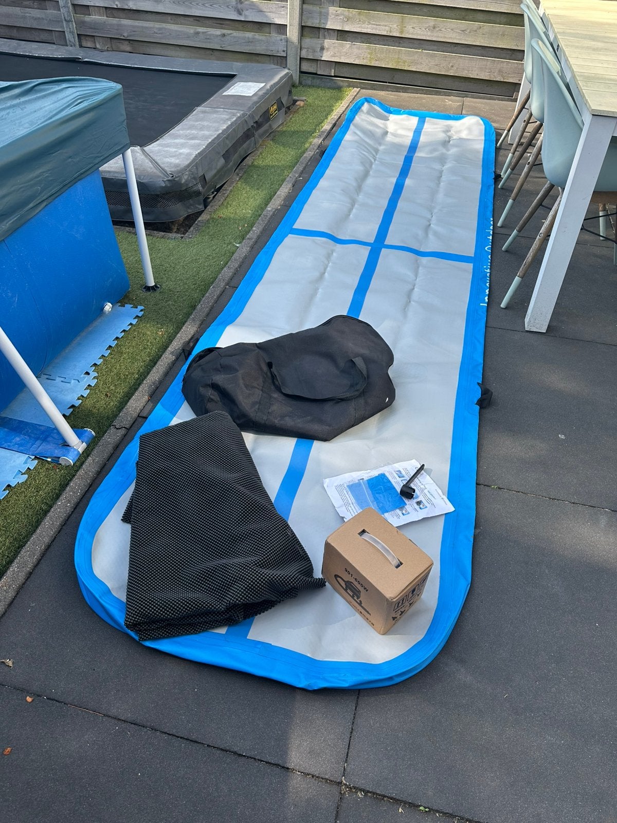 ZGAN AirTrack Pro Turnmat Blauw 4m x 10cm met pomp en mat, Ophalen, Zo goed als nieuw, Blauw, Materiaal