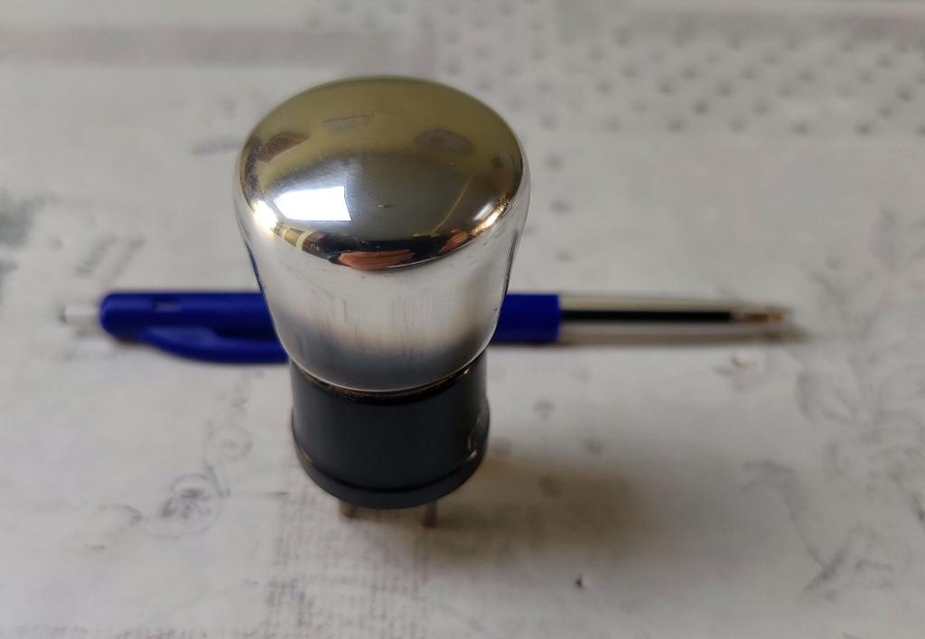 Super zeldzame Kremenezky HF triode, Ophalen