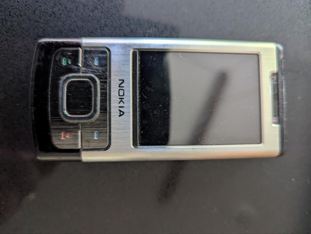 Nokia 6500 Classic Schuiftelefoon - Zilver, Gebruikt, Schuifmodel, Fysiek toetsenbord, 3 tot 6 megapixel