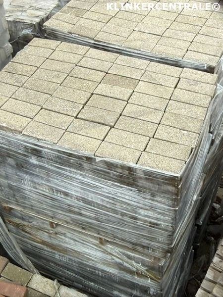 75m2 grijs betonklinkers keiformaat bkk bss, Bij dit gebruikte product niet meer te achterhalen., Gebruikt, Verzenden, Bij dit gebruikte product niet meer te achterhalen.