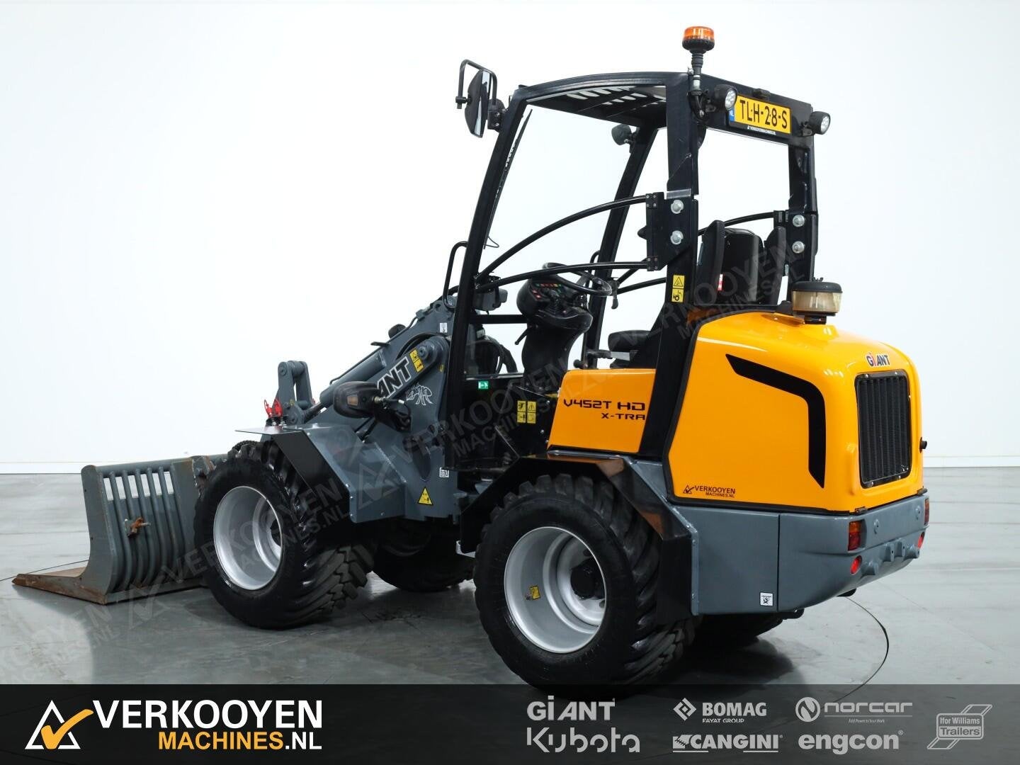 2017 Giant V452T X-tra HD VK10880, Wiellader of Shovel