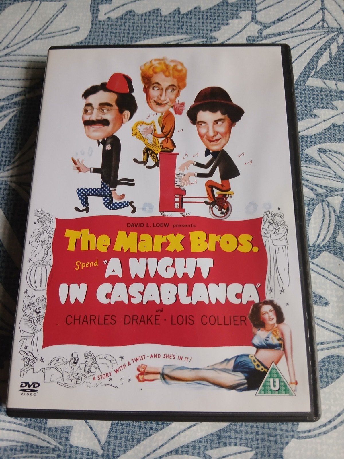 The Marx Brothers. A Night In Casablanca, Ophalen of Verzenden, Zo goed als nieuw, Engels, Nederlands