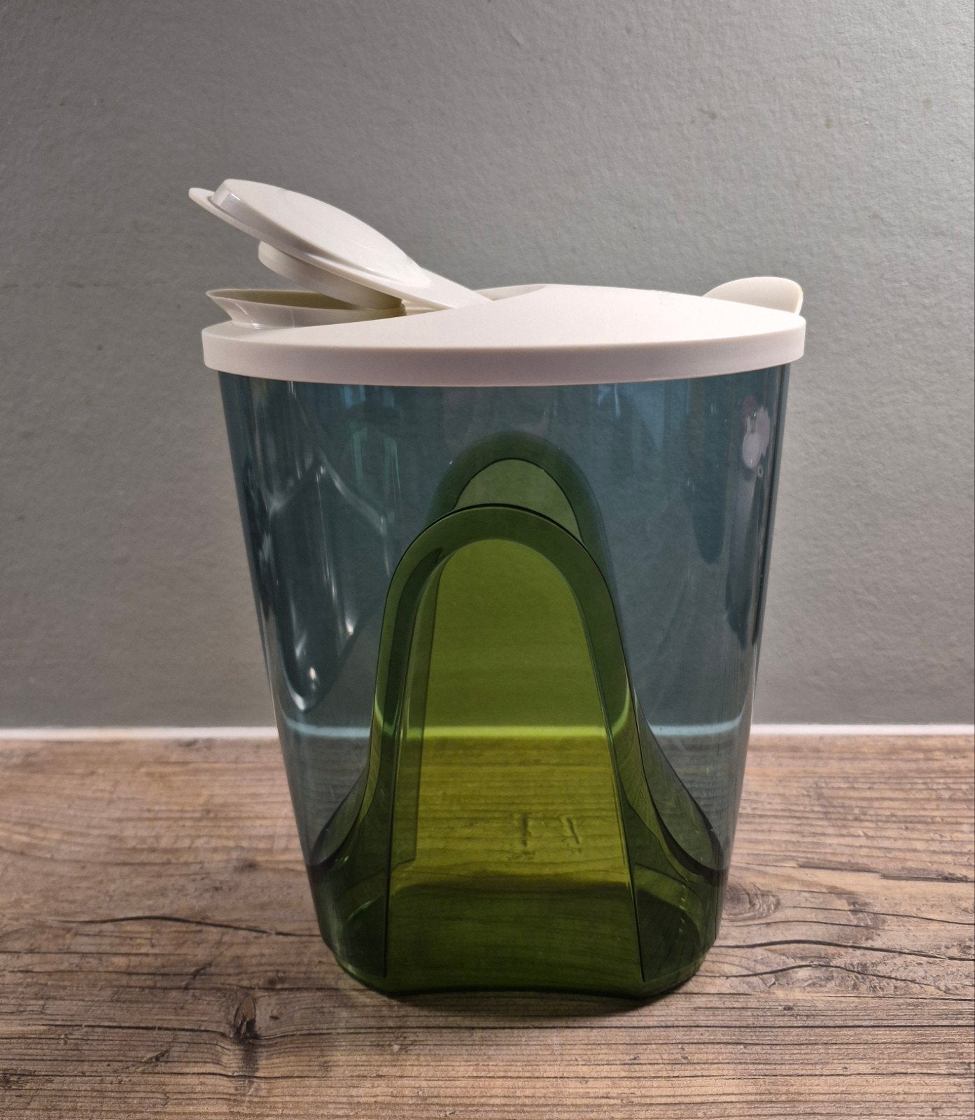 Tupperware Eleganzia sapkan 1,6 liter, Beker of Kan, Ophalen of Verzenden, Zo goed als nieuw, Lekvrij