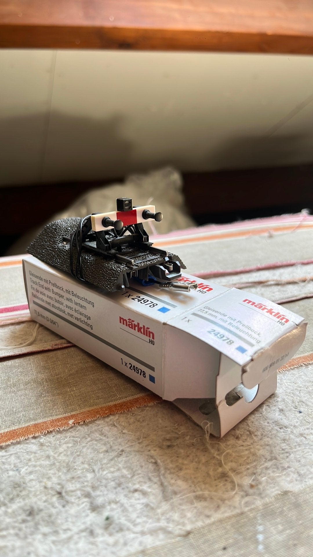 Te koop stootblok mee sluitlicht van marklin C 24978, Hobby en Vrije tijd, Modeltreinen | H0, Wisselstroom, Wagon, Ophalen of Verzenden