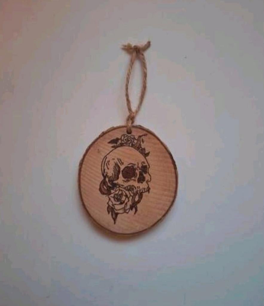 Leuke decoratie schedel op boomplak, Ophalen, Overige materialen, Gevondenengemaakt@gmail.com, Onbekend