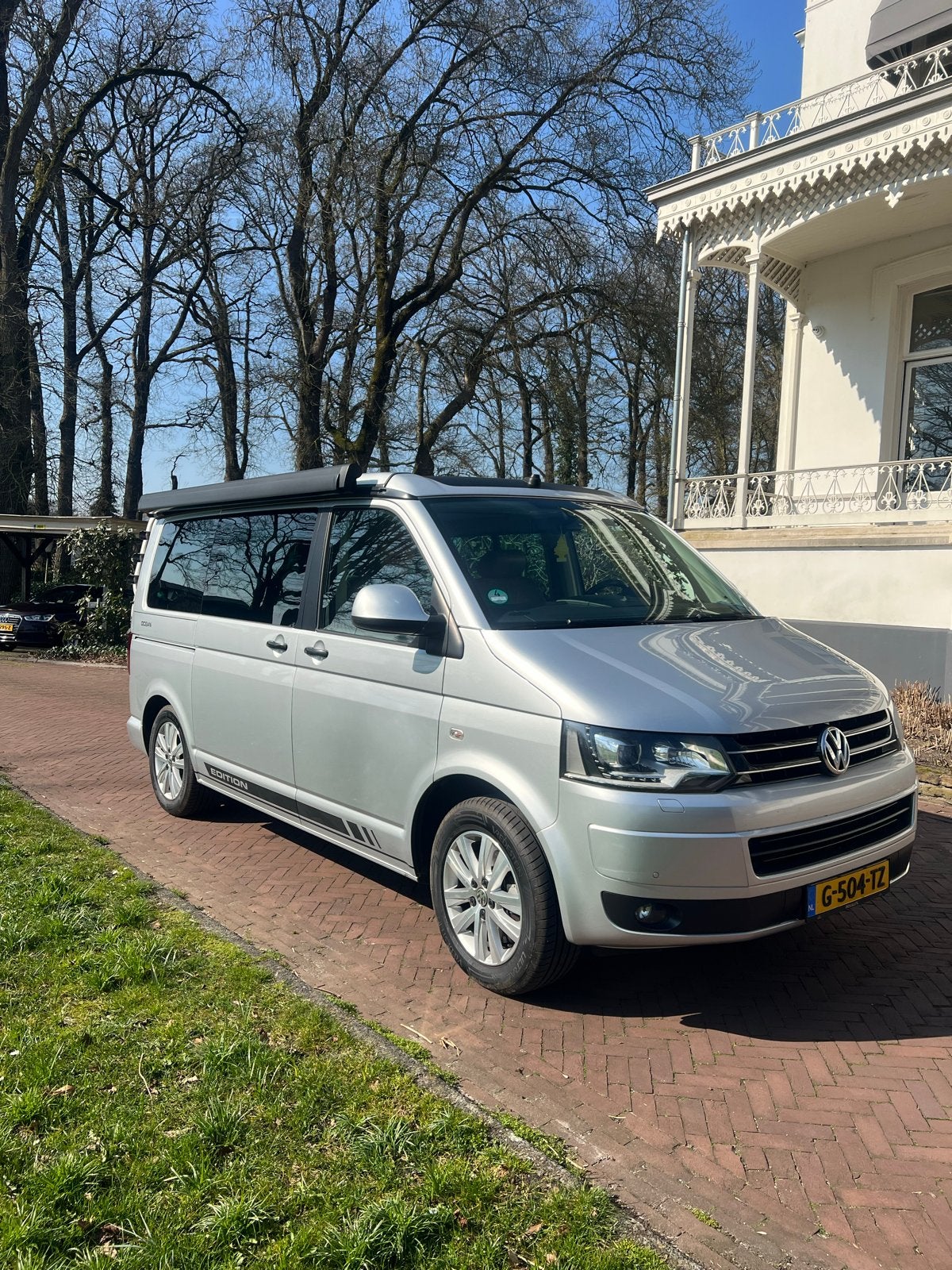 VW T5 GP California 2.0 TDI 180PK DSG 4x4, Caravans en Kamperen, Buscamper of Camperbus, Volkswagen, Kluisje, Diesel