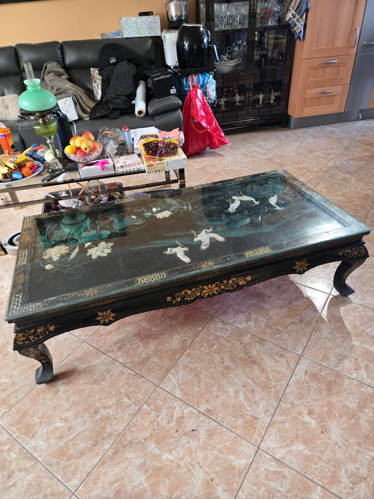 Antieke Chinese salontafel met kraanvogels en lotusbloemen, Ophalen