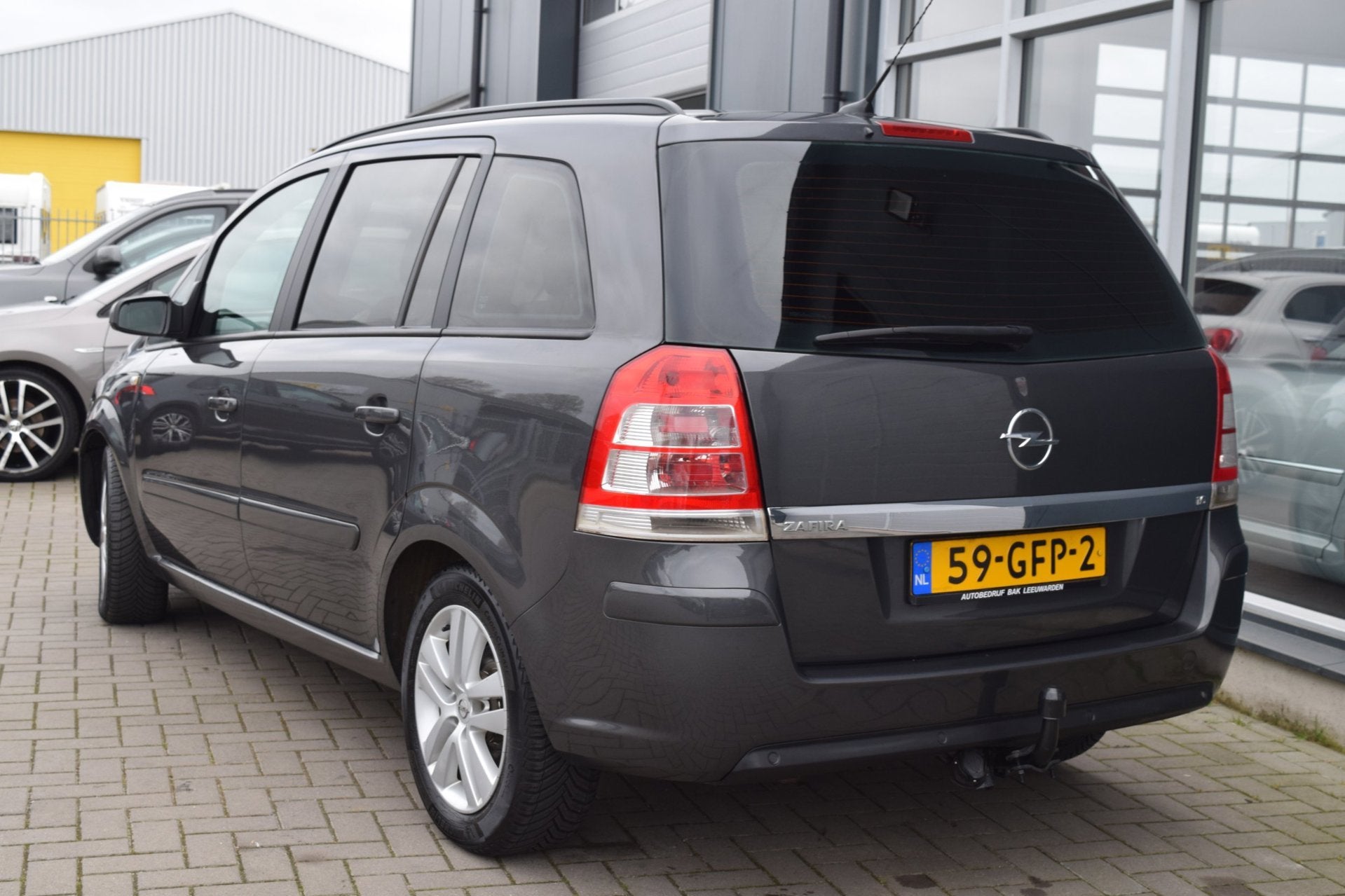 Opel Zafira 1.6 Cosmo | LPG G3 | Clima | Cruise | NAP + APK, Voorwielaandrijving, Stof, Gebruikt, Zwart