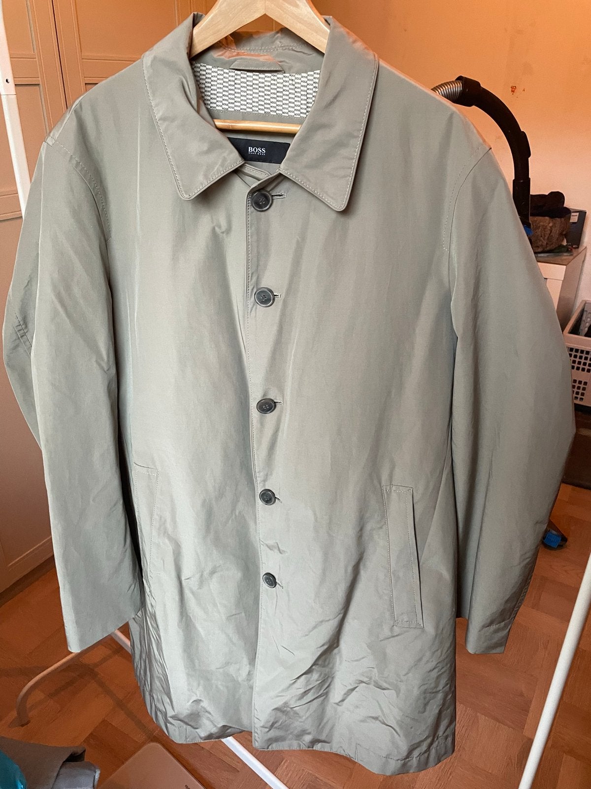 Hugo Boss Saliegroene Jas - Maat 54 (L), Ophalen of Verzenden, Zo goed als nieuw, Maat 42/44 (L), Groen
