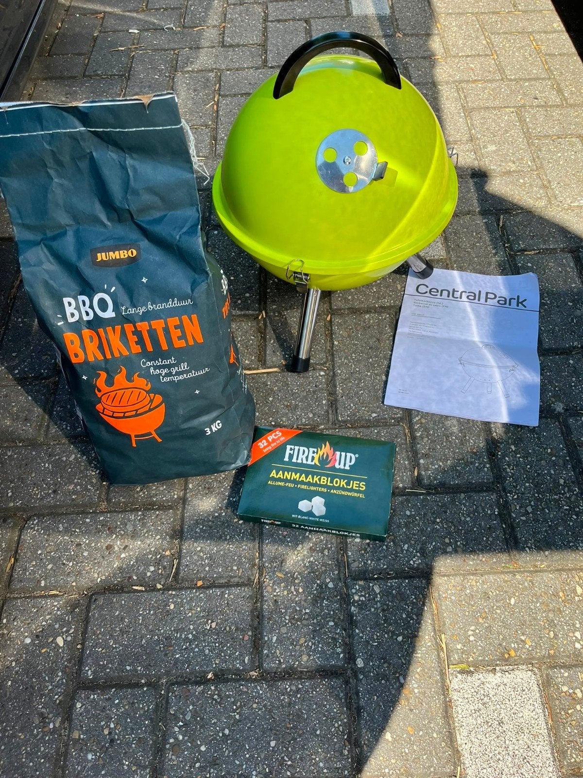 Nieuwe Tafel BBQ inclusief briketten en aanmaakblokjes, Central Park, Met accessoires, Nieuw, Ophalen of Verzenden