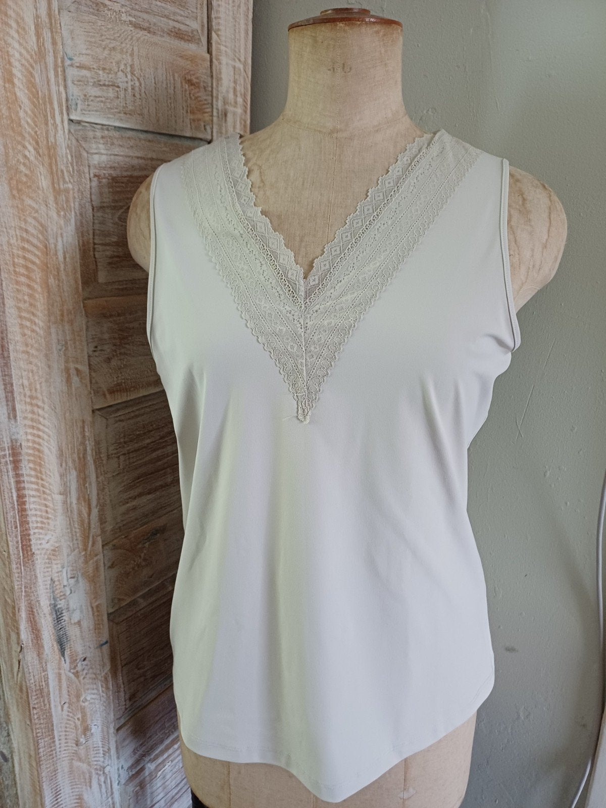 Mi Piace Mouwloze Top XXL Gebroken Wit met Kant, Mi Piace, Wit, Maat 46/48 (XL) of groter, Ophalen of Verzenden