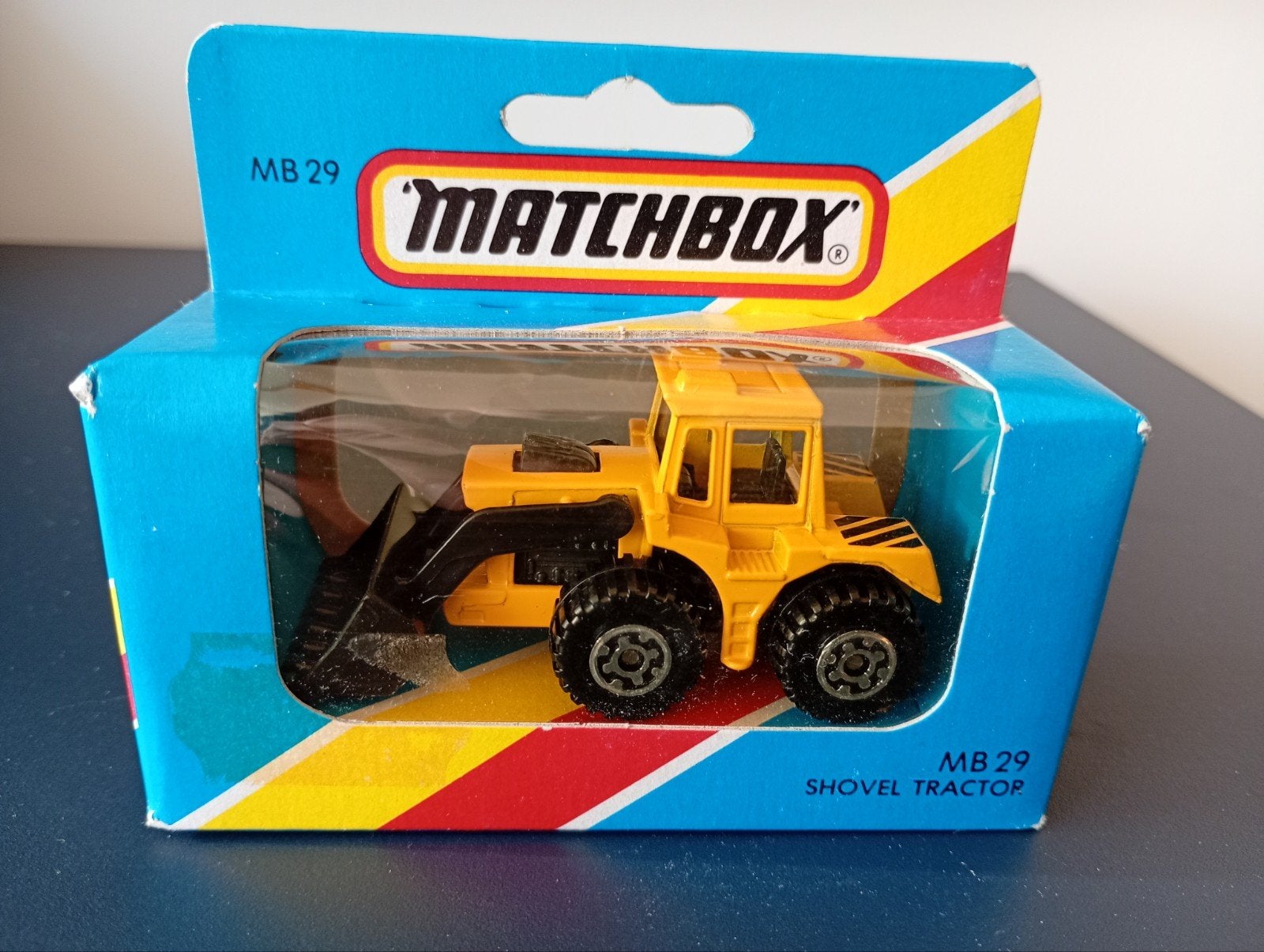 Matchbox MB29 Shovel Tractor in doosje, Hobby en Vrije tijd, Modelauto's | Overige schalen, Ophalen of Verzenden, Zo goed als nieuw