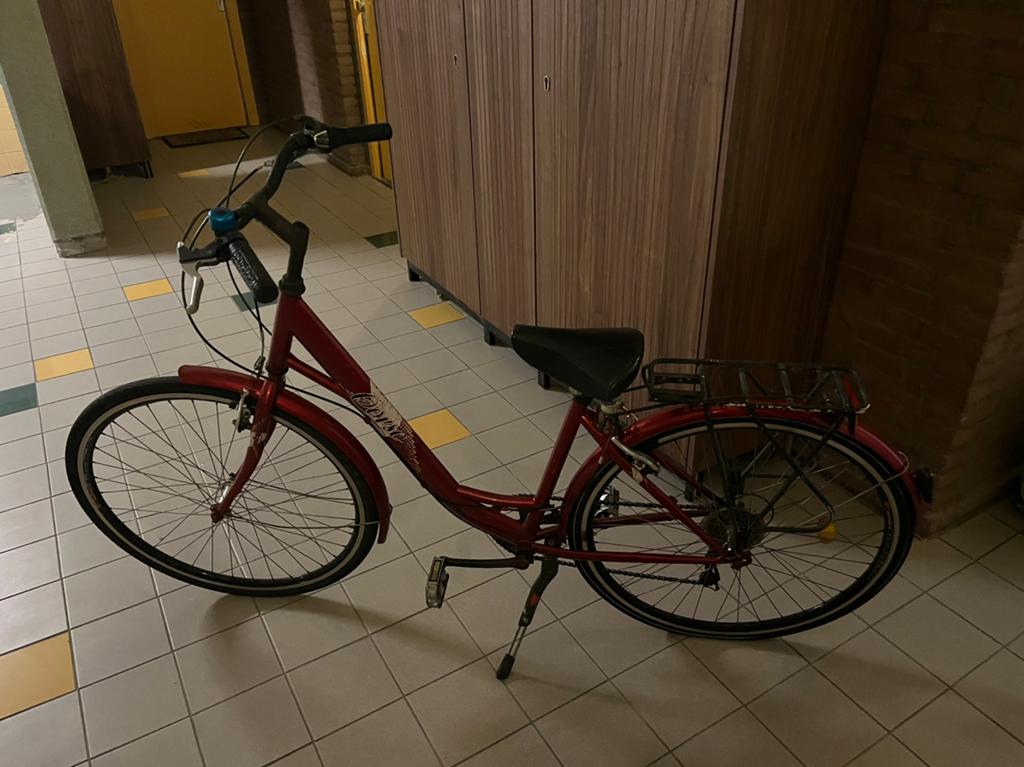 Nette rode stadsfiets - 7 versnellingen - Rijklaar, Fietsen en Brommers, Fietsen | Dames | Omafietsen, Ophalen of Verzenden, Zo goed als nieuw