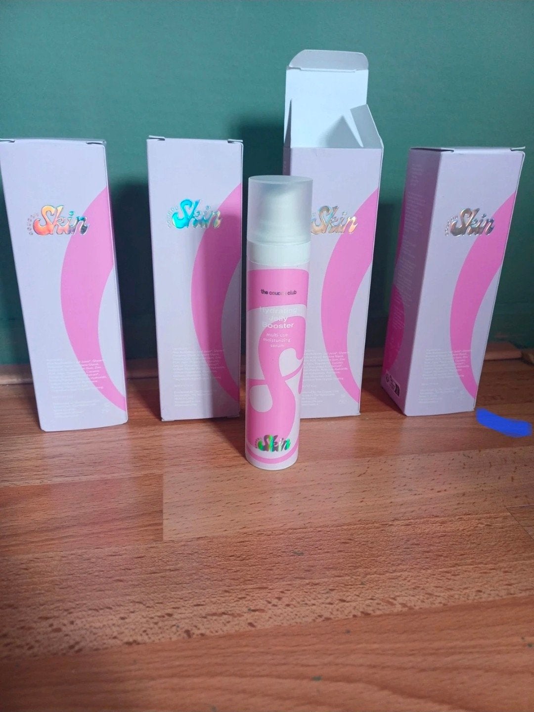 The Coucou Club Hydrating Jelly Booster Serum, Ophalen of Verzenden, Nieuw, Gehele gezicht, Verzorging