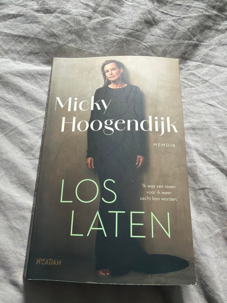 Micky Hoogendijk - Loslaten (Memoir), Ophalen of Verzenden, Zo goed als nieuw, Overige