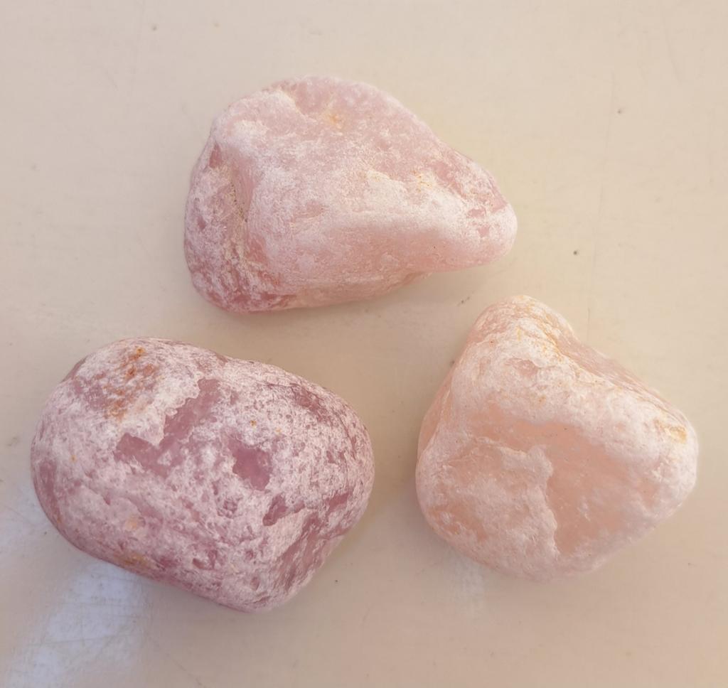3 half gepolijste Rozekwarts edelstenen Roze Kwarts stenen, Ophalen of Verzenden