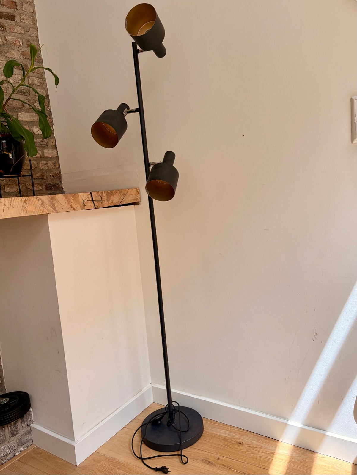 Moderne ETH Sledge vloerlamp zwart/goud 3 lichtpunten, Ophalen, Zo goed als nieuw, Metaal, 150 tot 200 cm