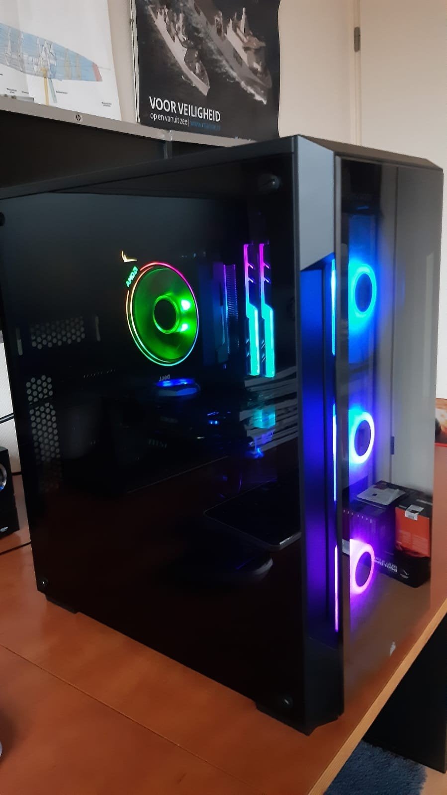 Corsair iCUE 220T RGB ATX Gaming Case inc 3 extra fans, Ophalen of Verzenden, Gebruikt