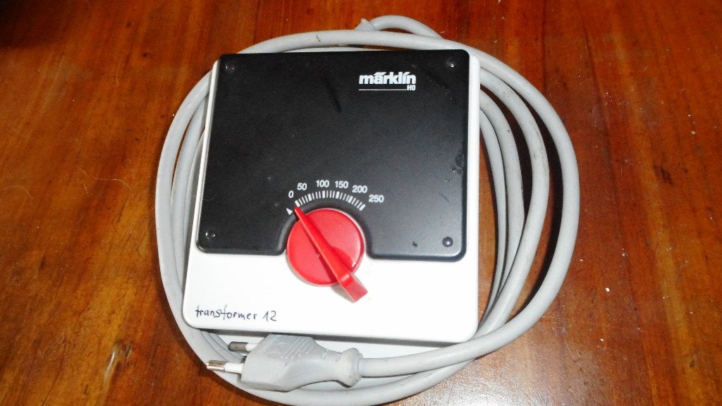 MARKLIN 6635 TRANSFOMER 12 ; 12 VA voor rijstroom Ac + licht, Hobby en Vrije tijd, Ophalen of Verzenden, Zo goed als nieuw, Analoog