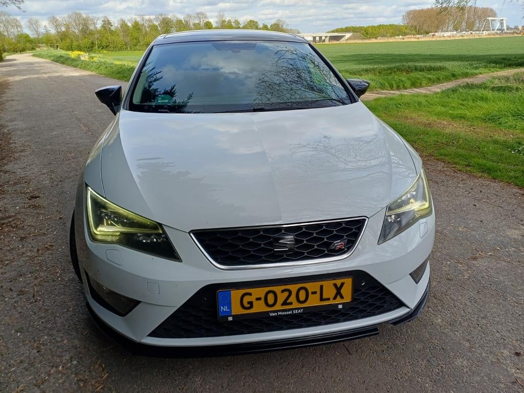 SEAT LEON 1.8 FR DSG bouwjaar 2013 STAGE 1, 1227 kg, 4 cilinders, Leder en Stof, Wit