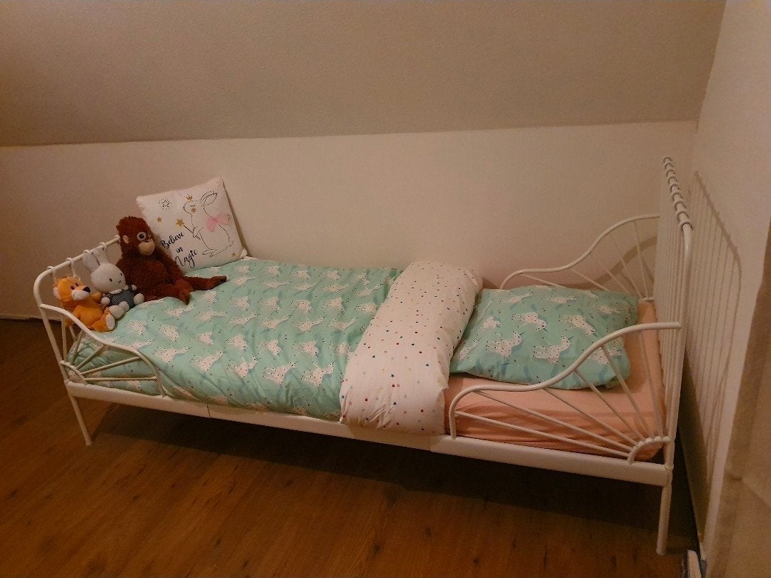 IKEA Minnen meegroeibed - Wit, Huis en Inrichting, Slaapkamer | Bedden, Ophalen, Eenpersoons, 80 cm, 200 cm