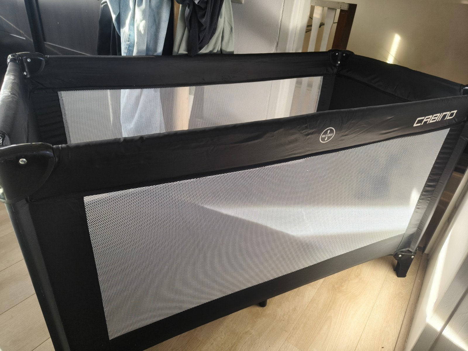 Campingbedje met matras, Ophalen, Zo goed als nieuw, Minder dan 140 cm, Matras