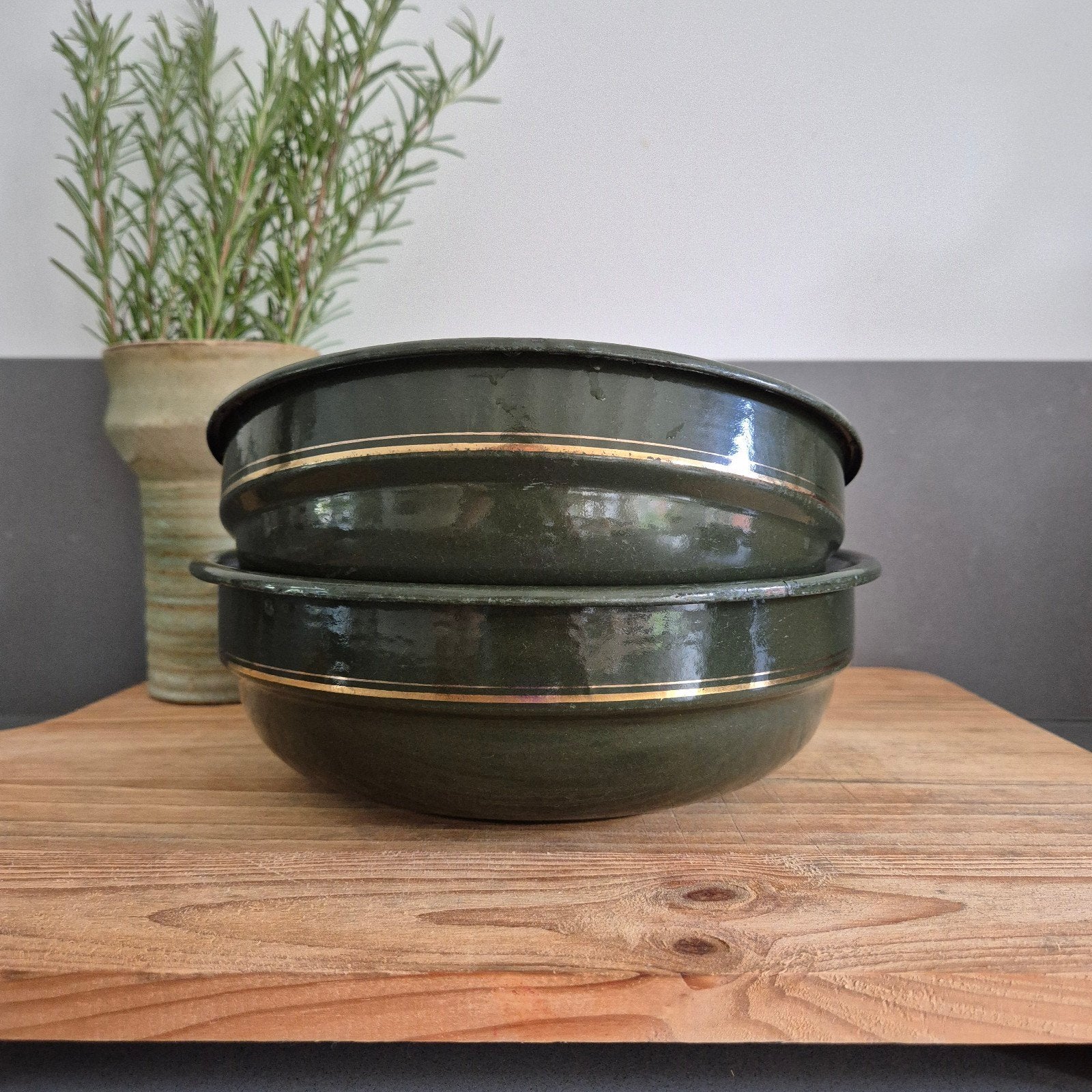 Vintage groene emaille nestschalen / kommen (23 & 21 cm), Ophalen of Verzenden