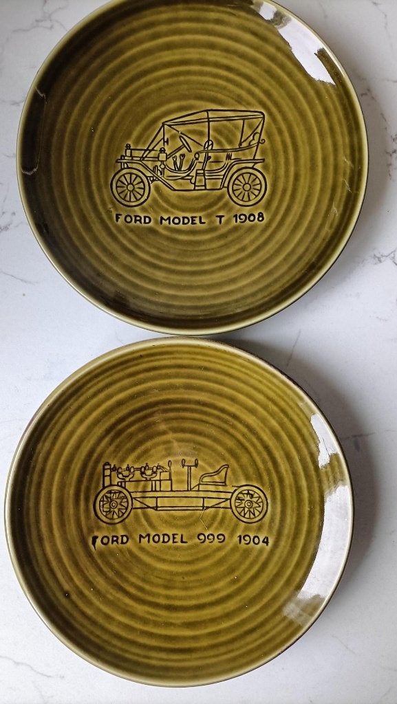 2 vintage bordjes schotel Ford klassieke auto's Goedewaagen, Ophalen of Verzenden, Zo goed als nieuw, Auto's